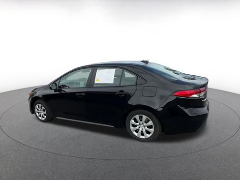 Used 2025 Toyota Corolla LE image 10