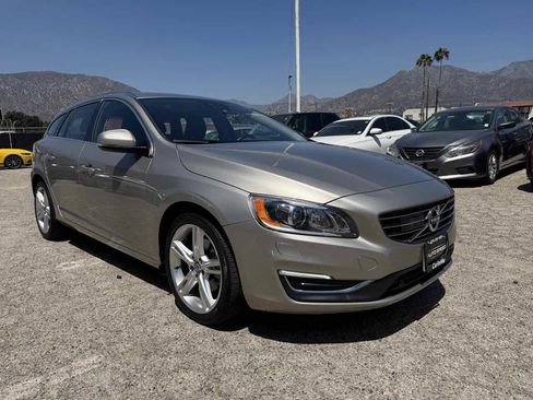 Used 2016 Volvo V60 T5 Platinum FWD image 1