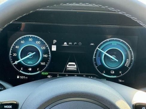 Used 2025 Hyundai Elantra Limited FWD image 23