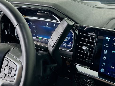 Used 2023 Chevrolet Silverado 1500 LT image 24