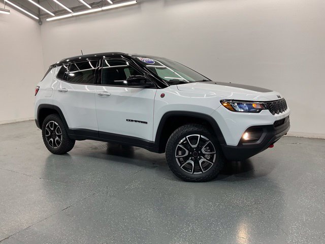 New 2026 Jeep Compass Trailhawk AWD/4WD 360° Tour