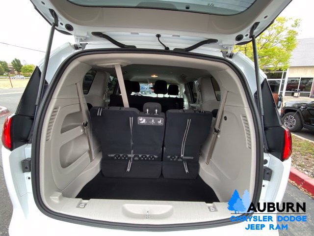 Used 2021 Chrysler Voyager L FWD image 23