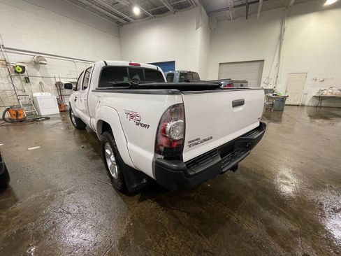 Used 2011 Toyota Tacoma 4x4 Double Cab w/ TRD Sport Pkg image 4