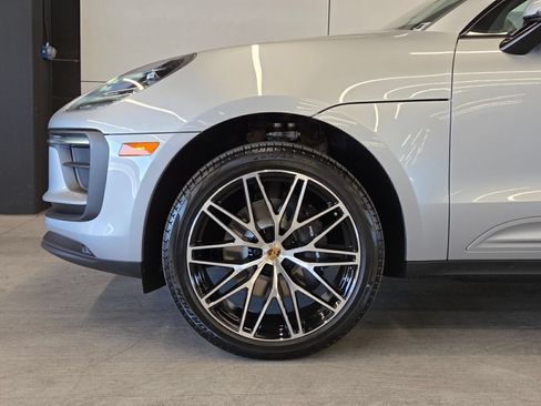 Certified 2026 Porsche Macan AWD/4WD image 9