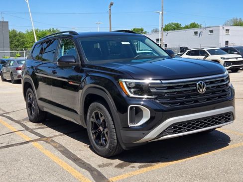 New 2026 Volkswagen Atlas Peak Edition AWD/4WD image 7