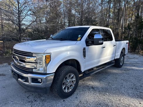 Used 2017 Ford F250 Lariat w/ Chrome Package AWD/4WD image 1