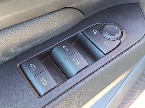 New 2026 Chevrolet Equinox EV LT image 13