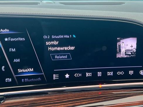 Used 2023 Cadillac Escalade Premium Luxury AWD/4WD image 25
