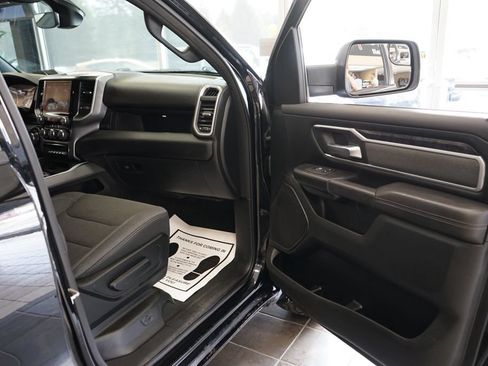 Used 2022 RAM 1500 Big Horn AWD/4WD image 40