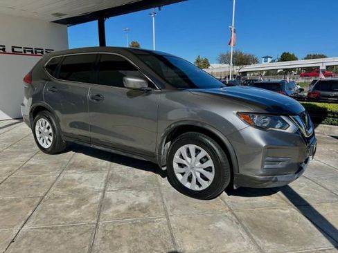 Used 2019 Nissan Rogue S image 5
