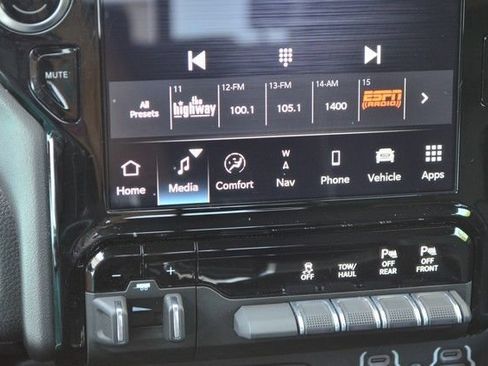 Used 2023 RAM 1500 Laramie AWD/4WD image 30