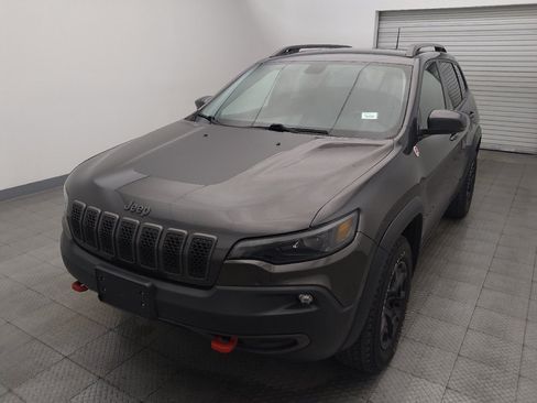 Used 2019 Jeep Cherokee Trailhawk w/ Cold Weather Group AWD/4WD image 15