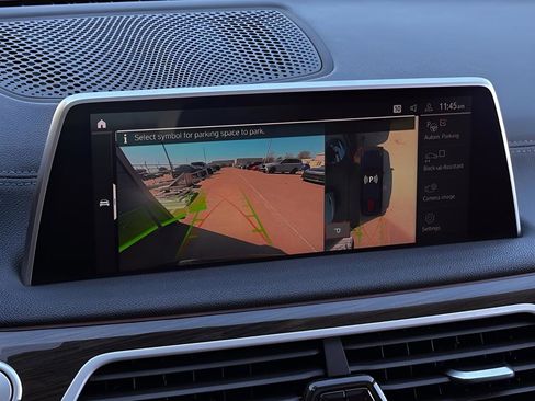 Used 2020 BMW 740i w/ Premium Package image 12