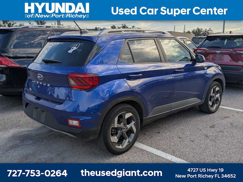 Certified 2023 Hyundai Venue SEL FWD image 2