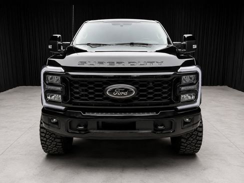 Used 2026 Ford F250 Lariat w/ Black Appearance Package AWD/4WD image 8