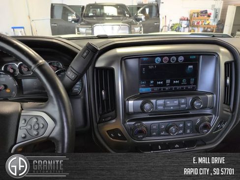 Used 2018 Chevrolet Silverado 1500 LTZ AWD/4WD image 18