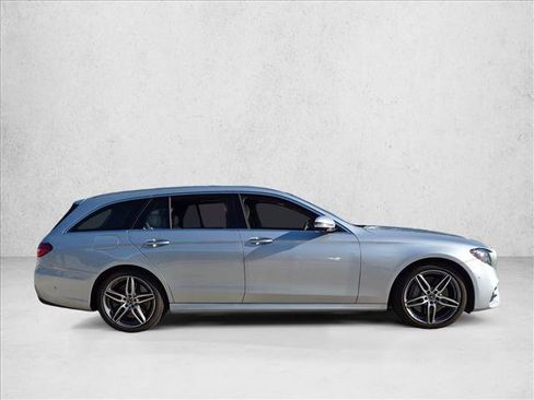 Certified 2019 Mercedes-Benz E 450 4MATIC Wagon image 4