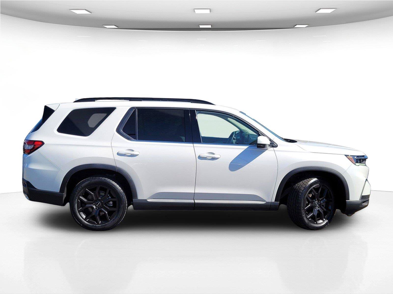Used 2025 Honda Pilot Touring image 5