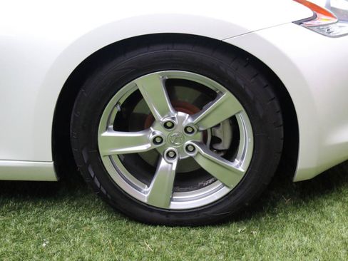 Used 2009 Nissan 370Z Touring RWD image 18