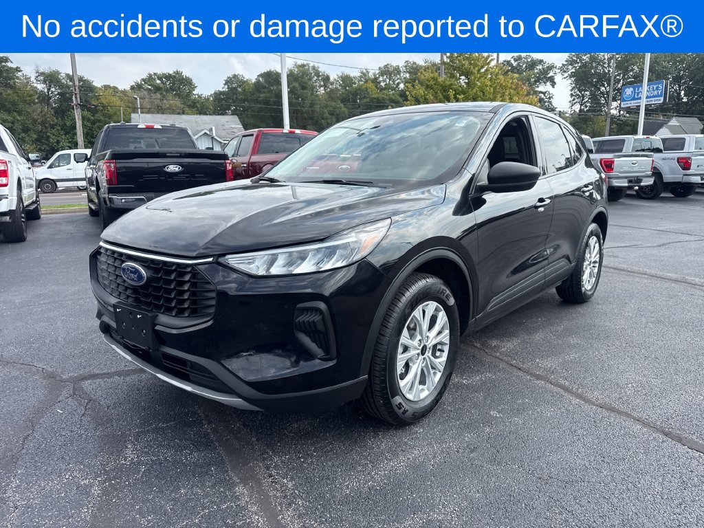 Used 2025 Ford Escape Active AWD/4WD image 2