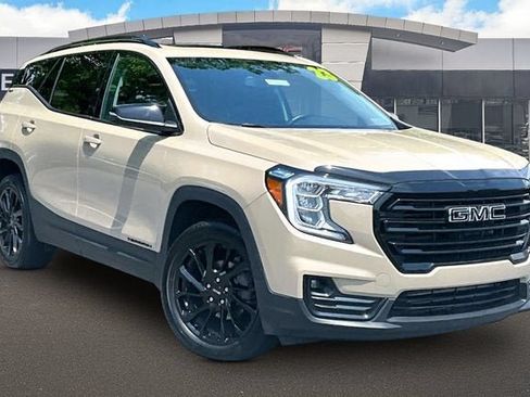 Used 2023 GMC Terrain SLT w/ Infotainment Package II AWD/4WD image 13