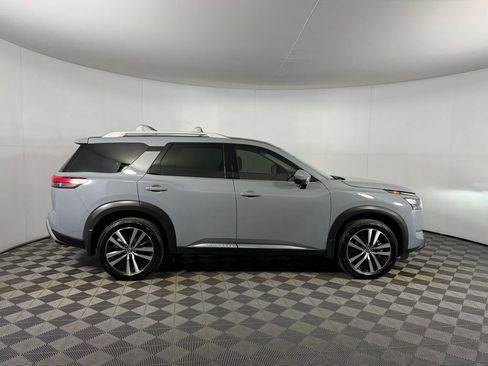 Used 2025 Nissan Pathfinder Platinum w/ Cargo Package image 4