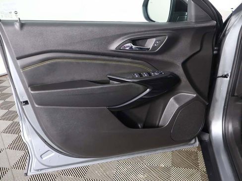 Used 2025 Chevrolet Trax ACTIV w/ Sunroof Package FWD image 18