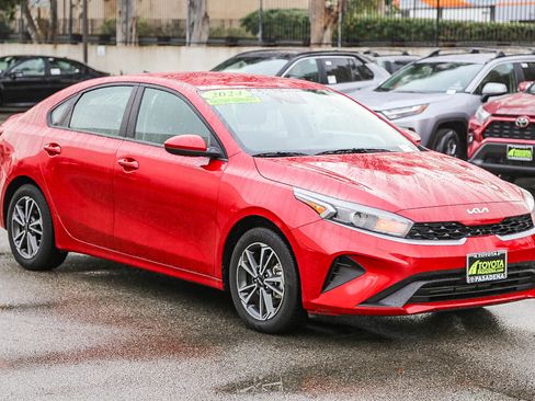 Used 2024 Kia Forte LXS image 3