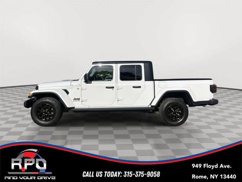 Used 2021 Jeep Gladiator Sport AWD/4WD image 2