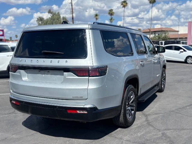 Used 2024 Jeep Wagoneer L Series II RWD image 3