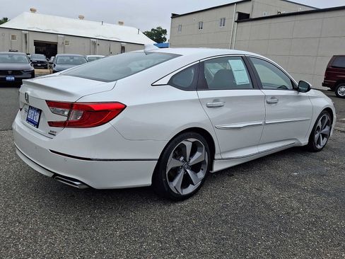 Used 2018 Honda Accord Touring image 6
