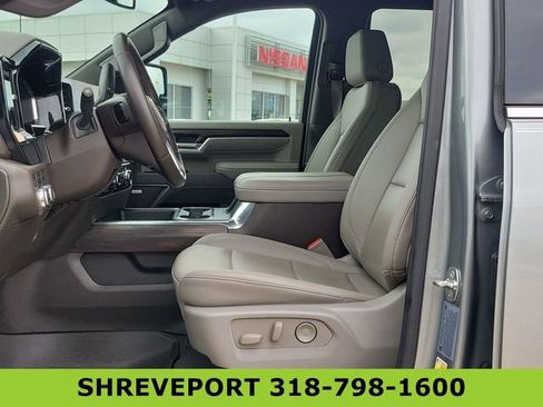 Certified 2025 GMC Sierra 2500 SLT w/ SLT Premium Package AWD/4WD image 19