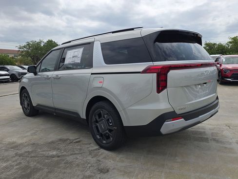 New 2026 Kia Carnival EX FWD image 6