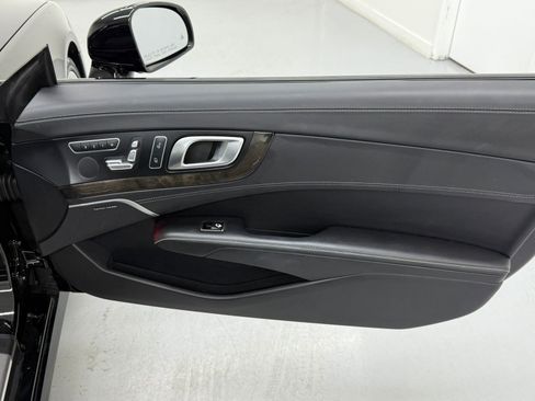 Used 2014 Mercedes-Benz SL 550 image 43