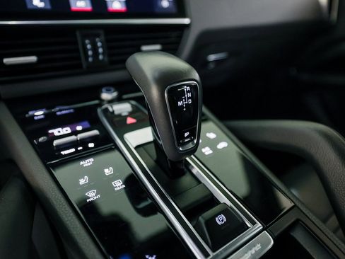 Used 2020 Porsche Cayenne S image 20