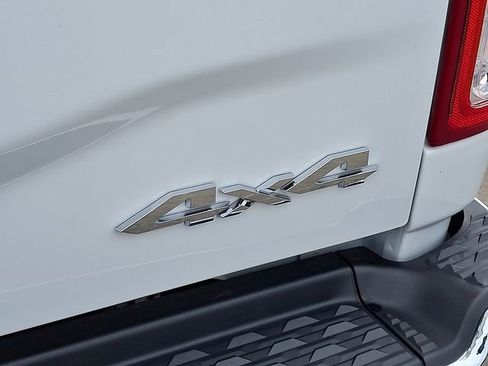 Used 2024 RAM 2500 Tradesman w/ Chrome Appearance Group image 24