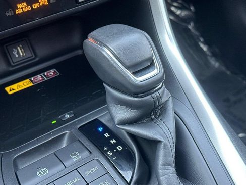 Used 2025 Toyota RAV4 XLE Premium w/ Weather Package AWD/4WD image 19