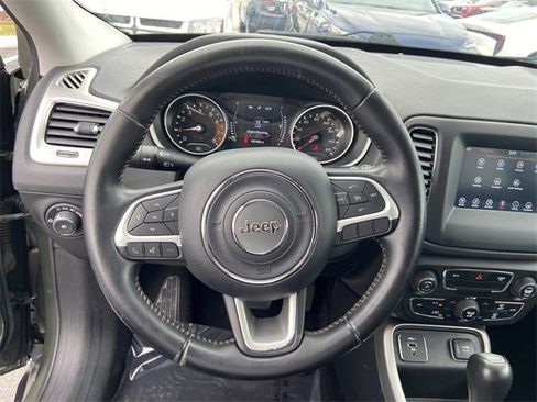 Used 2019 Jeep Compass Latitude image 25