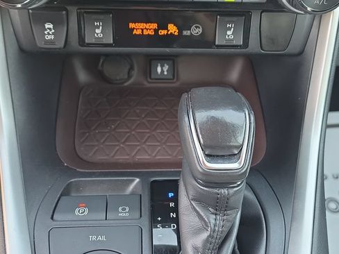 Used 2019 Toyota RAV4 Limited w/ Carpet Mat Package AWD/4WD image 30