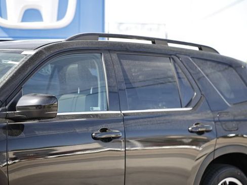 New 2026 Honda Pilot Touring image 5