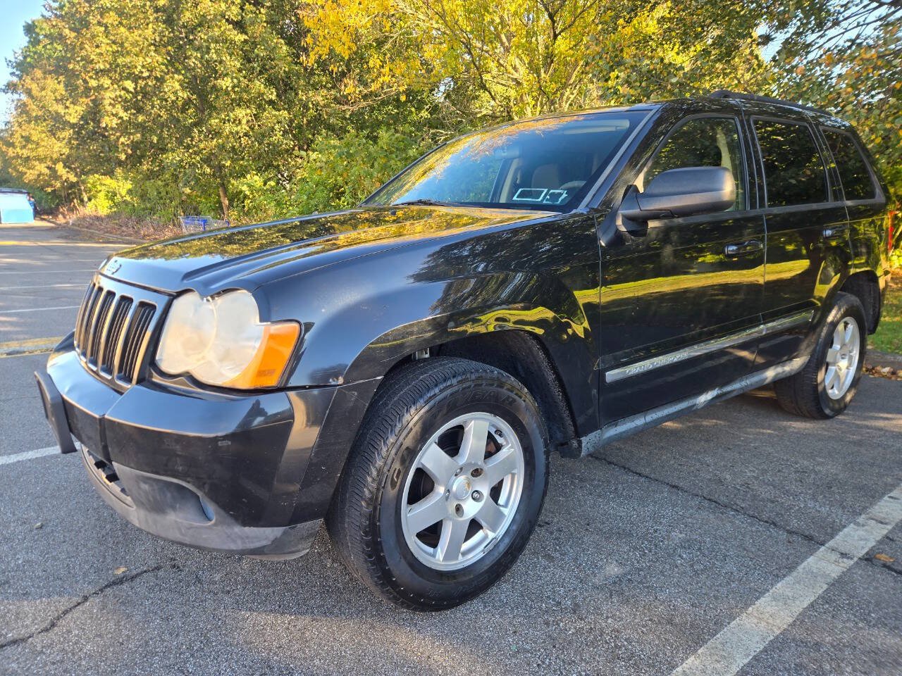 Used 2010 Jeep Grand Cherokee Laredo AWD/4WD image 2