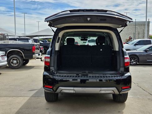 Used 2023 Nissan Armada SL w/ Captain's Chairs Package image 6