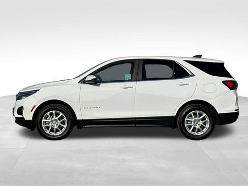 Used 2024 Chevrolet Equinox LT AWD/4WD image 2