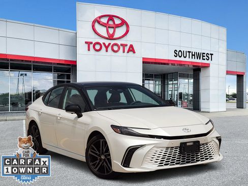 Used 2025 Toyota Camry XSE w/ Premium Plus Package FWD image 1