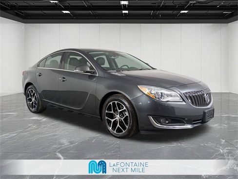 Used 2017 Buick Regal Sport Touring image 7