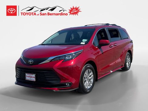 New 2026 Toyota Sienna XLE FWD image 1
