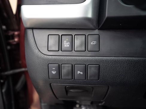 Used 2016 Toyota Highlander Limited image 22