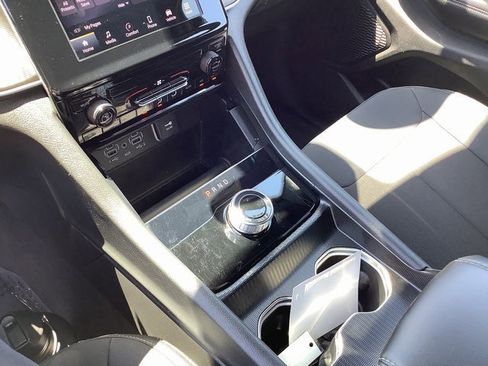 Used 2024 Jeep Grand Cherokee Laredo X w/ Trailer Tow Package image 17