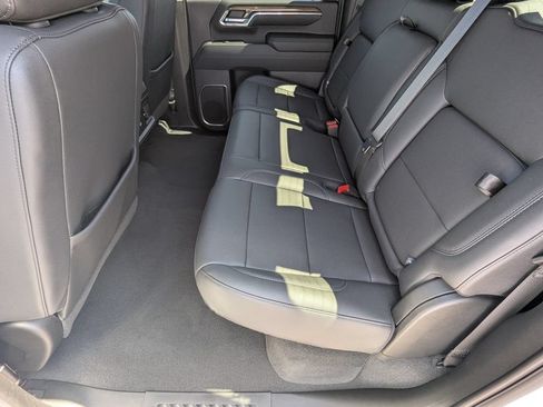 Used 2024 Chevrolet Silverado 2500 LT AWD/4WD image 17