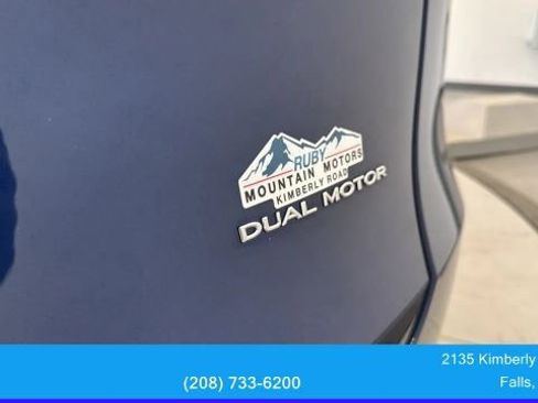 Used 2023 Tesla Model Y Long Range AWD/4WD image 17